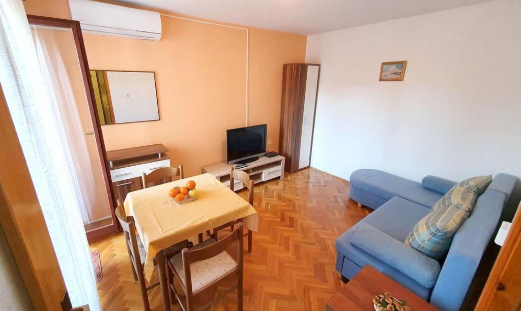 Mirjana F Apartaments Baska  Exterior photo