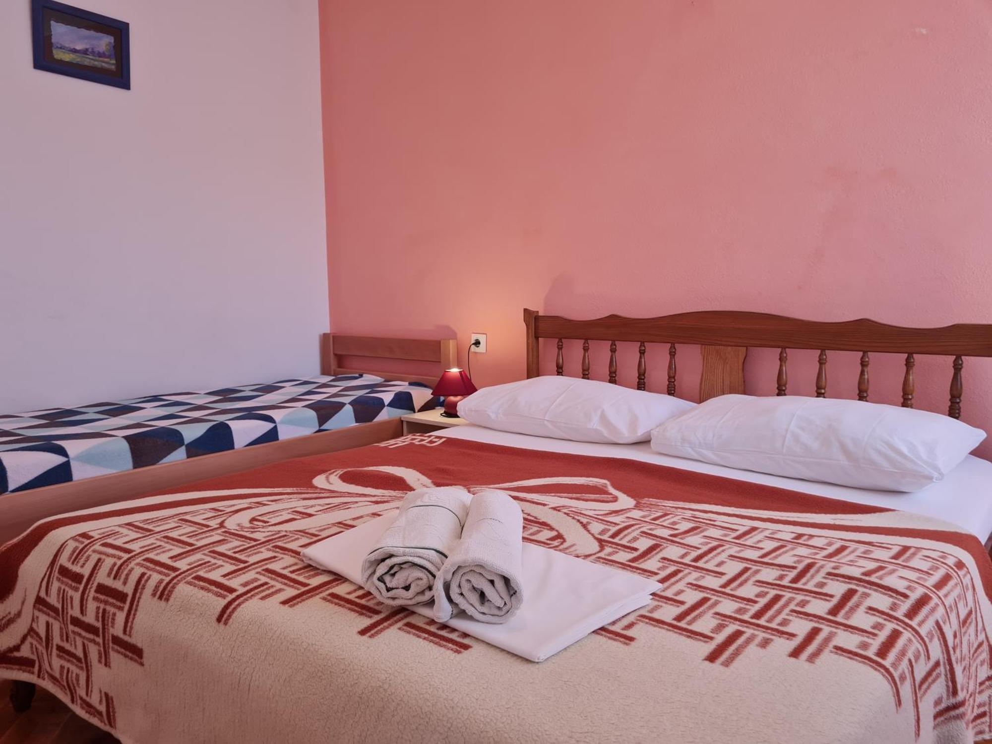 Mirjana F Apartaments Baska  Exterior photo