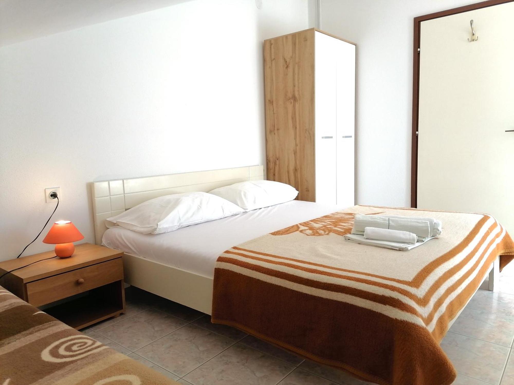 Mirjana F Apartaments Baska  Exterior photo